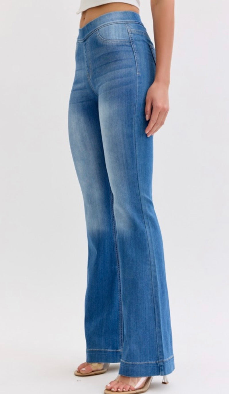 Cello Mid Rise Pull On Flares